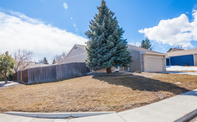 10930 W Fair Ave, Littleton, Jefferson, Colorado, United States 80127, 3 Bedrooms Bedrooms, ,2 BathroomsBathrooms,House,Sold!,W Fair Ave,9674773