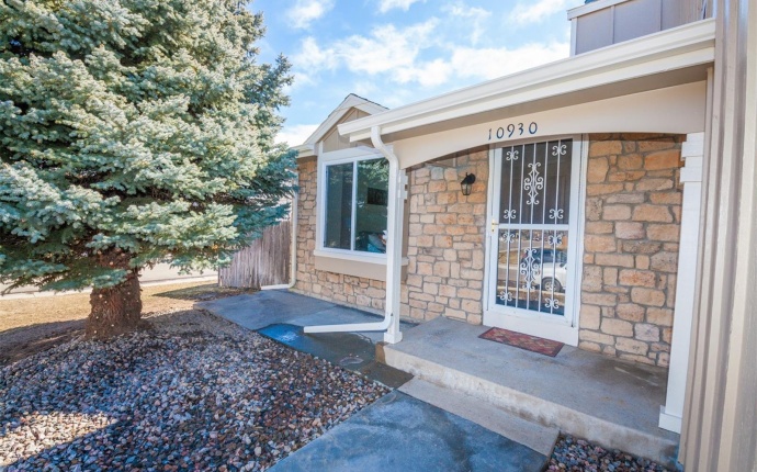 10930 W Fair Ave, Littleton, Jefferson, Colorado, United States 80127, 3 Bedrooms Bedrooms, ,2 BathroomsBathrooms,House,Sold!,W Fair Ave,9674773