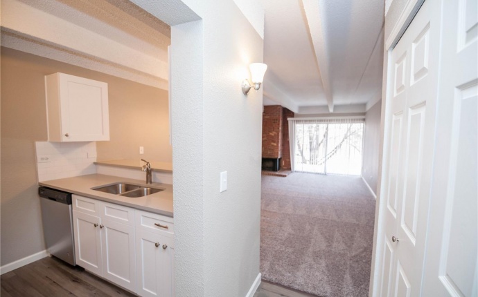 675 S University Boulevard Unit #204, Denver, Denver, Colorado, United States 80209, 1 Bedroom Bedrooms, ,1 BathroomBathrooms,Townhome,Sold!,S University Boulevard Unit #204,9674791