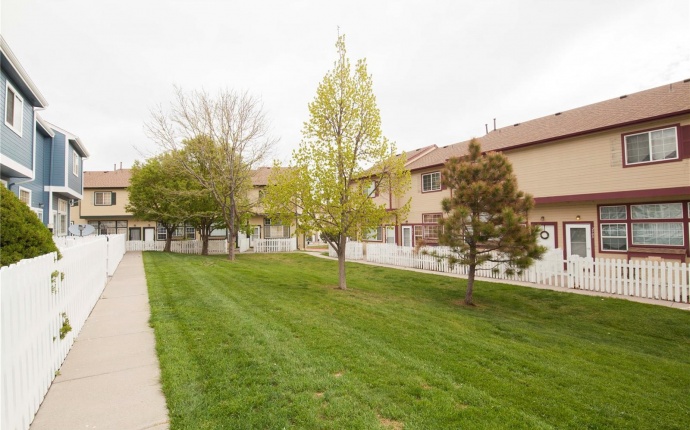 8199 Welby Road Unit #4502, Denver, Dams, Colorado, United States 80229, 2 Bedrooms Bedrooms, ,3 BathroomsBathrooms,Townhome,Sold!,Welby Road Unit #4502,9674818