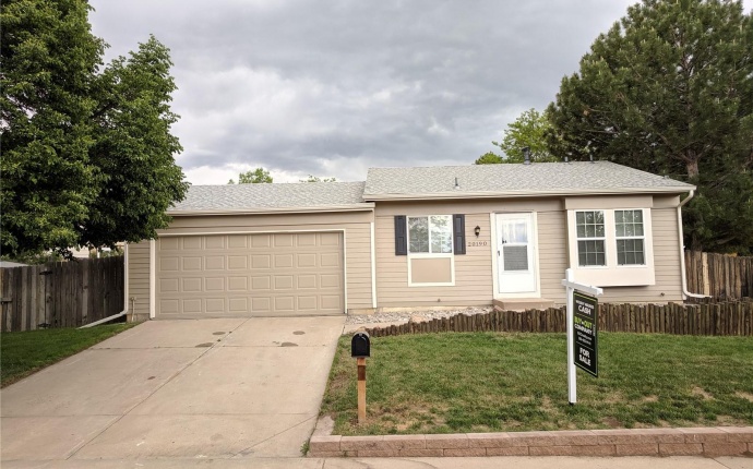 20190 E Buchanan Dr, Aurora, Adams, Colorado, United States 80011, 3 Bedrooms Bedrooms, ,2 BathroomsBathrooms,House,Sold!,E Buchanan Dr,9674826