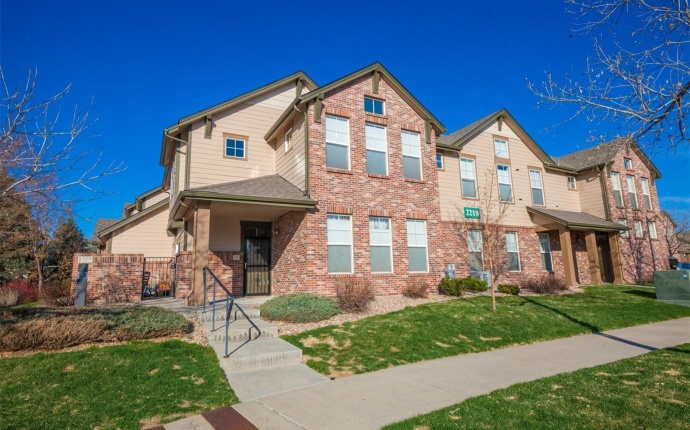 2210 S Vaughn Way Unit #103, Aurora, Arapahoe, Colorado, United States 80014, 3 Bedrooms Bedrooms, ,2 BathroomsBathrooms,Townhome,Sold!,S Vaughn Way Unit #103,9674944