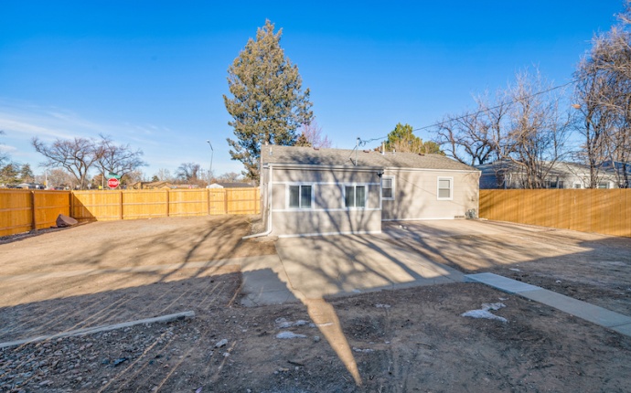 1291 Del Mar Parkway, Aurora, Arapahoe, Colorado, United States 80010, 3 Bedrooms Bedrooms, ,1 BathroomBathrooms,House,Sold!,Del Mar Parkway,9674999