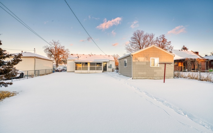 1749 Havana St, Aurora, Adams, Colorado, United States 80010, 3 Bedrooms Bedrooms, ,1 BathroomBathrooms,House,Sold!,Havana St,9675002