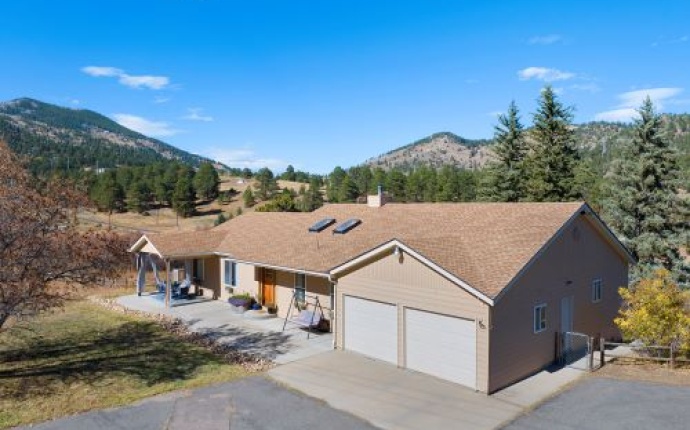 87 Elmgreen Lane, Jefferson, Colorado, United States 80439, 3 Bedrooms Bedrooms, ,2 BathroomsBathrooms,House,For Sale,Elmgreen Lane,9675031