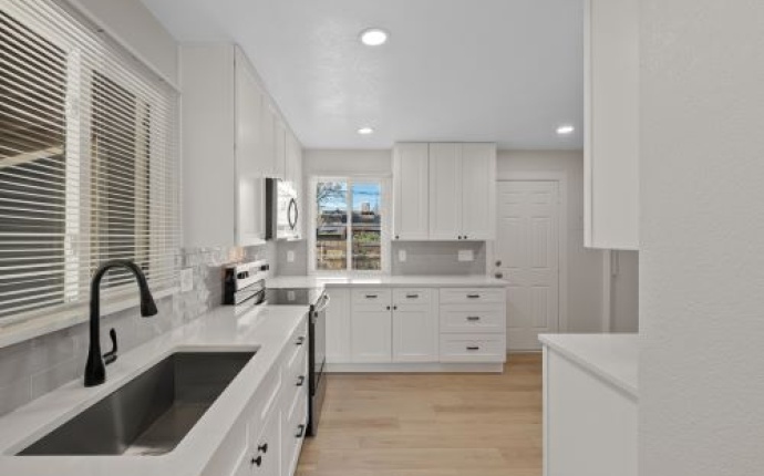 735 Iola Street, Aurora, Aurora, Colorado, United States 80010, 3 Bedrooms Bedrooms, ,1 BathroomBathrooms,House,Under Contract,Iola Street,9675035