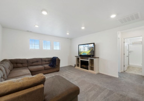 12826 Lake Port Street, Longmont, Weld, Colorado, United States 80504, 5 Bedrooms Bedrooms, ,4 BathroomsBathrooms,House,Sold!,Lake Port Street,9675041