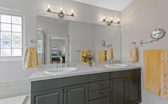 12054 E Lake Circle, Greenwood Village, Arapahoe, Colorado, United States 80111, 4 Bedrooms Bedrooms, ,3 BathroomsBathrooms,House,Sold!,E Lake Circle,9675042