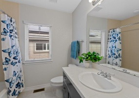 12054 E Lake Circle, Greenwood Village, Arapahoe, Colorado, United States 80111, 4 Bedrooms Bedrooms, ,3 BathroomsBathrooms,House,Sold!,E Lake Circle,9675042