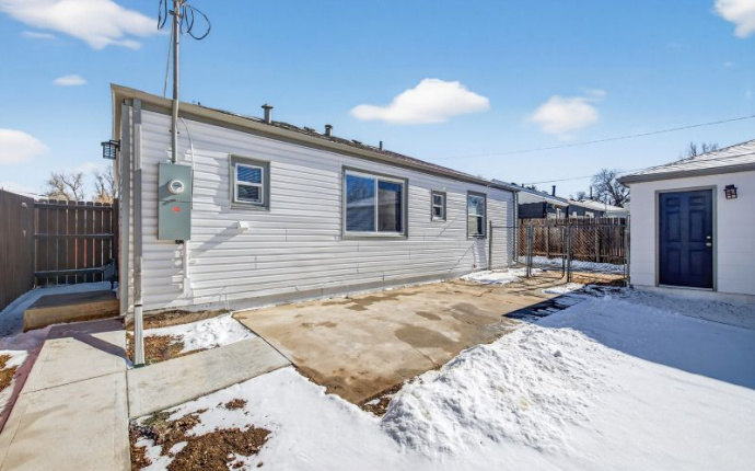 1341 Jamaica Street, Aurora, Aurora, Colorado, United States 80010, 3 Bedrooms Bedrooms, ,1 BathroomBathrooms,House,Under Contract,Jamaica Street,9675049