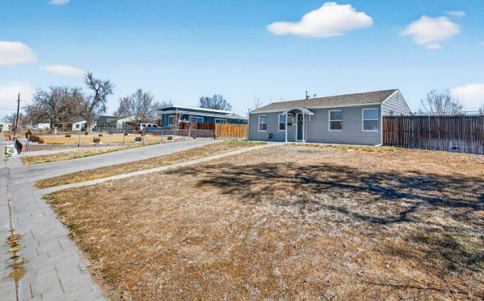 6014 Hudson Street, Commerce City, Adams, Colorado, United States 80022, 2 Bedrooms Bedrooms, ,1 BathroomBathrooms,House,Sold!,Hudson Street,9675050