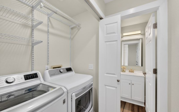 9792 Sydney Lane, Highlands Ranch, Douglas, Colorado, United States 80130, 3 Bedrooms Bedrooms, ,4 BathroomsBathrooms,House,For Sale,Sydney Lane,9675055