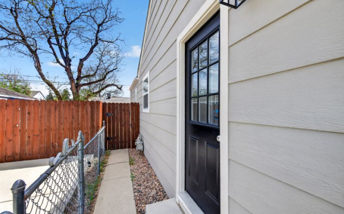 920 N Moline Street, Aurora, Arapahoe, Colorado, United States 80010, 3 Bedrooms Bedrooms, ,2 BathroomsBathrooms,House,Under Contract,N Moline Street,9675057