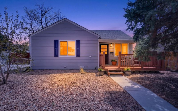 920 N Moline Street, Aurora, Arapahoe, Colorado, United States 80010, 3 Bedrooms Bedrooms, ,2 BathroomsBathrooms,House,Under Contract,N Moline Street,9675057