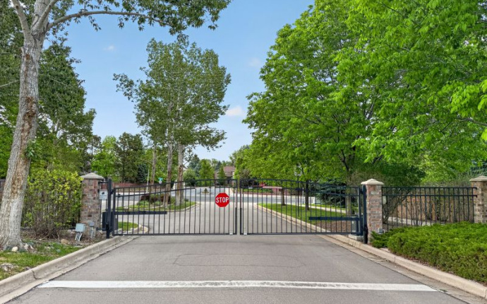 12056 E Lake Circle, Arapahoe, Colorado, United States, 3 Bedrooms Bedrooms, ,4 BathroomsBathrooms,House,For Sale,E Lake Circle,9675059 12056 E Lake Circle, Arapahoe, Colorado, United States, 3 Bedrooms Bedrooms, ,4 BathroomsBathrooms,House,For Sale,E Lake Circle,9675059