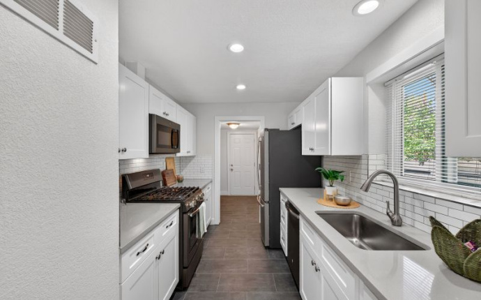 1769 Hanover Street, Aurora, Adams, Colorado, United States 80010, 3 Bedrooms Bedrooms, ,1 BathroomBathrooms,House,For Sale,Hanover Street,9675060