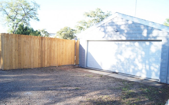 2 car garage at 1608 Moline St