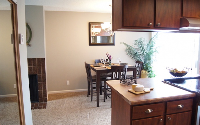 2 Bedrooms, Townhome, Sold!, S Oswego Way, 3 Bathrooms, Listing ID 9674164, Aurora, Arapahoe, Colorado, United States, 80014,