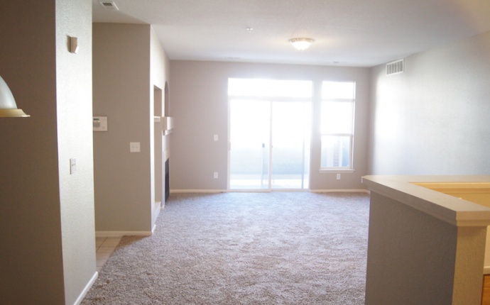 3 Bedrooms, Apartment, Sold!, E 1st Dr #206, 2 Bathrooms, Listing ID 9674225, Aurora, Arapahoe, Colorado, United States, 80011,