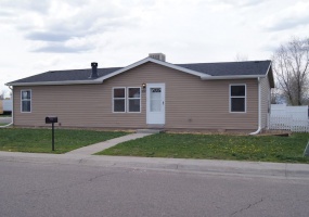 4 Bedrooms, House, Sold!, Birch St, 2 Bathrooms, Listing ID 9674277, Commerce, Adams, Colorado, United States, 80022,