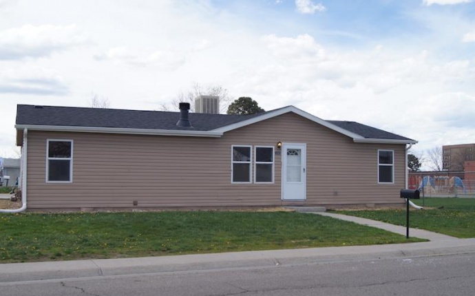 4 Bedrooms, House, Sold!, Birch St, 2 Bathrooms, Listing ID 9674277, Commerce, Adams, Colorado, United States, 80022,