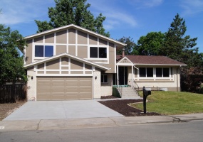 4 Bedrooms, House, Sold!, S Wright Ct, 3 Bathrooms, Listing ID 9674311, Lakewood, Jefferson, Colorado, United States, 80228,