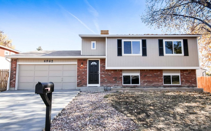 4 Bedrooms, House, Sold!, S Field Ct, 2 Bathrooms, Listing ID 9674370, Littleton, Denver, Colorado, United States, 80123,