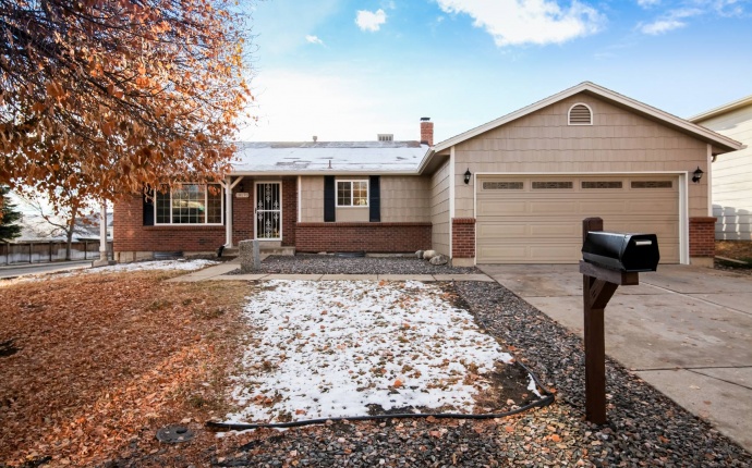 3 Bedrooms, House, Sold!, E Asbury Dr, 3 Bathrooms, Listing ID 9674383, Aurora, Arapahoe, Colorado, United States, 80013,