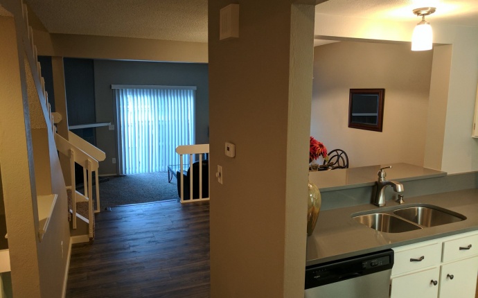 3 Bedrooms, Townhome, Sold!, S Mobile Cir #D, 2 Bathrooms, Listing ID 9674482, Aurora, Arapahoe, Colorado, United States, 80013,