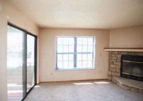 2 Bedrooms, Townhome, Sold!, W Cross Dr #201, 2 Bathrooms, Listing ID 9674497, Littleton, Jefferson, Colorado, United States, 80127,