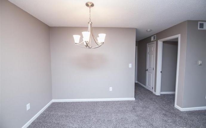 2 Bedrooms, Townhome, Sold!, W Cross Dr #201, 2 Bathrooms, Listing ID 9674544, Littleton, Jefferson, Colorado, United States, 80127,