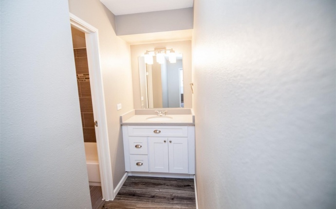 1 Bedrooms, Townhome, Sold!, S Vaughn Way #113B, 1 Bathrooms, Listing ID 9674606, Aurora, Arapahoe, Colorado, United States, 80014,