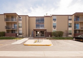 1 Bedrooms, Townhome, Sold!, S Vaughn Way #113B, 1 Bathrooms, Listing ID 9674606, Aurora, Arapahoe, Colorado, United States, 80014,