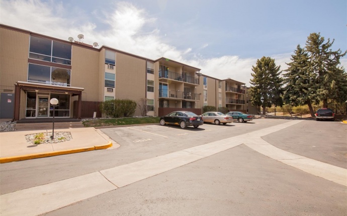 1 Bedrooms, Townhome, Sold!, S Vaughn Way #113B, 1 Bathrooms, Listing ID 9674606, Aurora, Arapahoe, Colorado, United States, 80014,