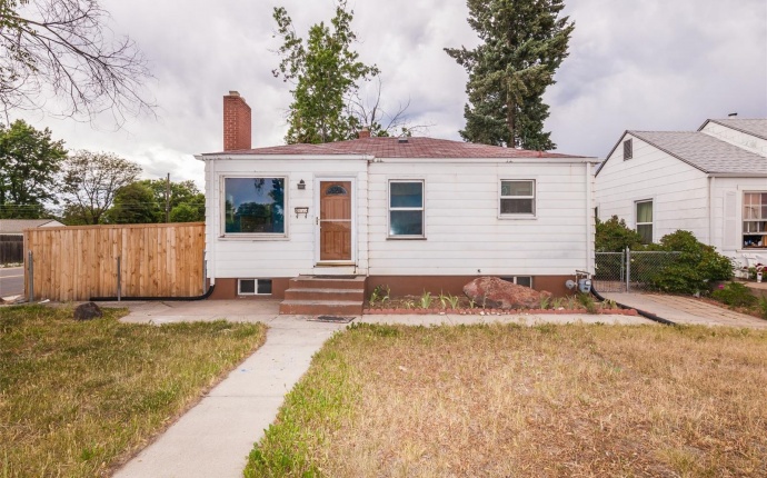 2 Bedrooms, House, Sold!, S Logan St, 1 Bathrooms, Listing ID 9674635, Englewood, Arapahoe, Colorado, United States, 80113,