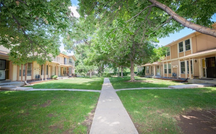 2 Bedrooms, Townhome, Sold!, E Canal Dr, 2 Bathrooms, Listing ID 9674654, Aurora, Arapahoe, Colorado, United States, 80011,