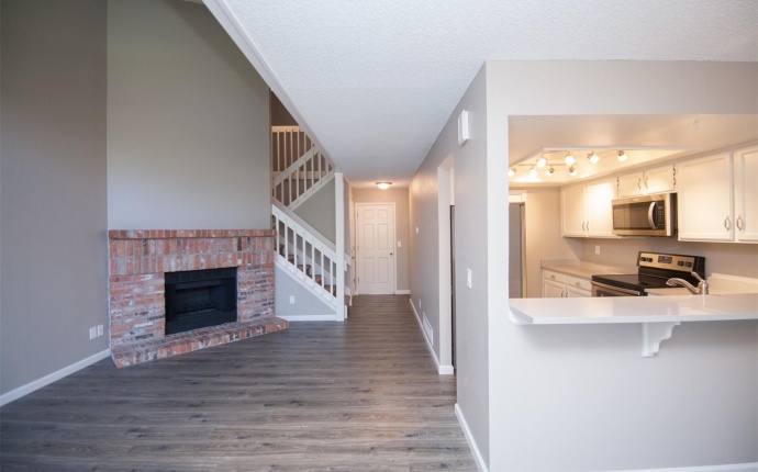 2 Bedrooms, Townhome, Sold!, S Granby Ct #B, 3 Bathrooms, Listing ID 9674666, Aurora, Arapahoe, Colorado, United States, 80014,