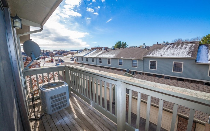 6475 S Dayton St #303, Englewood, Arapahoe, Colorado, United States 80111, 2 Bedrooms Bedrooms, ,2 BathroomsBathrooms,Townhome,Sold!,S Dayton St #303,9674727